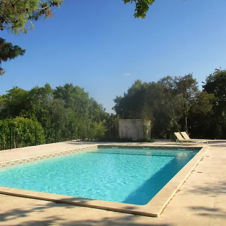 Le Mazet D'uzes Юзес