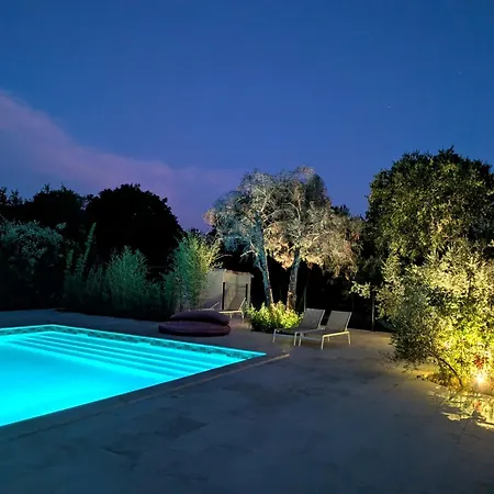 Vila Le Mazet D'uzes *