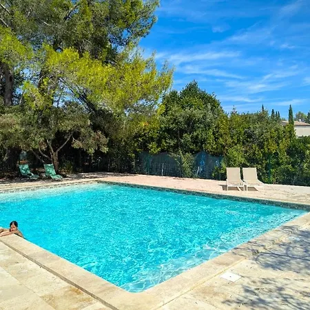 Le Mazet D'uzes Vila *